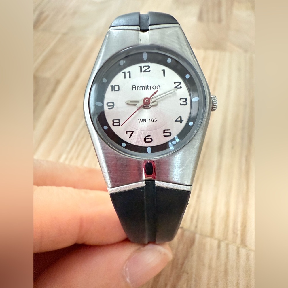 Armitron ladies silver tone and black pro sport watch NEW BATTERY